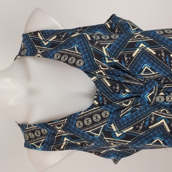 Cydney Mao Women's Top Size XL Blue Black Geometric Pattern Sleeveless V-Neck - Picture 3 of 13